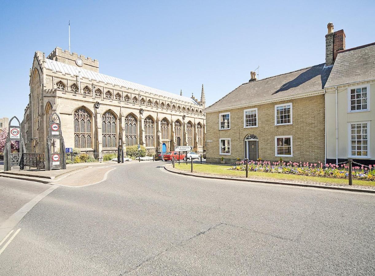 Crownplace Bury St. Edmunds Bagian luar foto