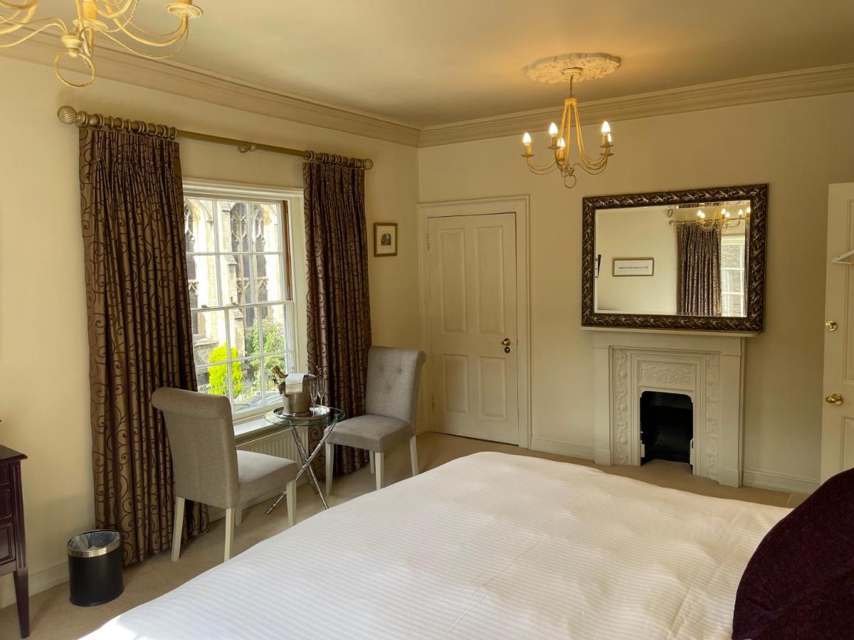 Crownplace Bury St. Edmunds Bagian luar foto
